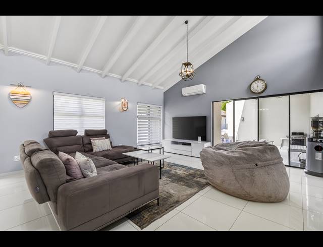 3 BEDROOM HOUSE FOR SALE IN BRYANSTON